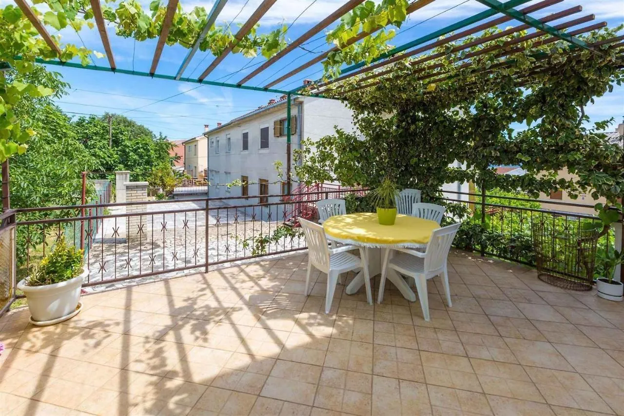 Two-Bedroom Apartment In Crikvenica Xxiii Croaţia